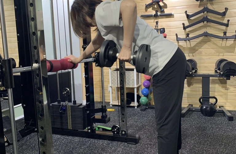 腰痛改善のためのトレーニング＆ケア！健康な腰を取り戻そう | 岐阜のパーソナルジムならパーソナルジム×整体Arrange